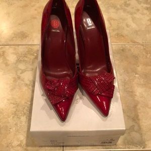 Red pumps
